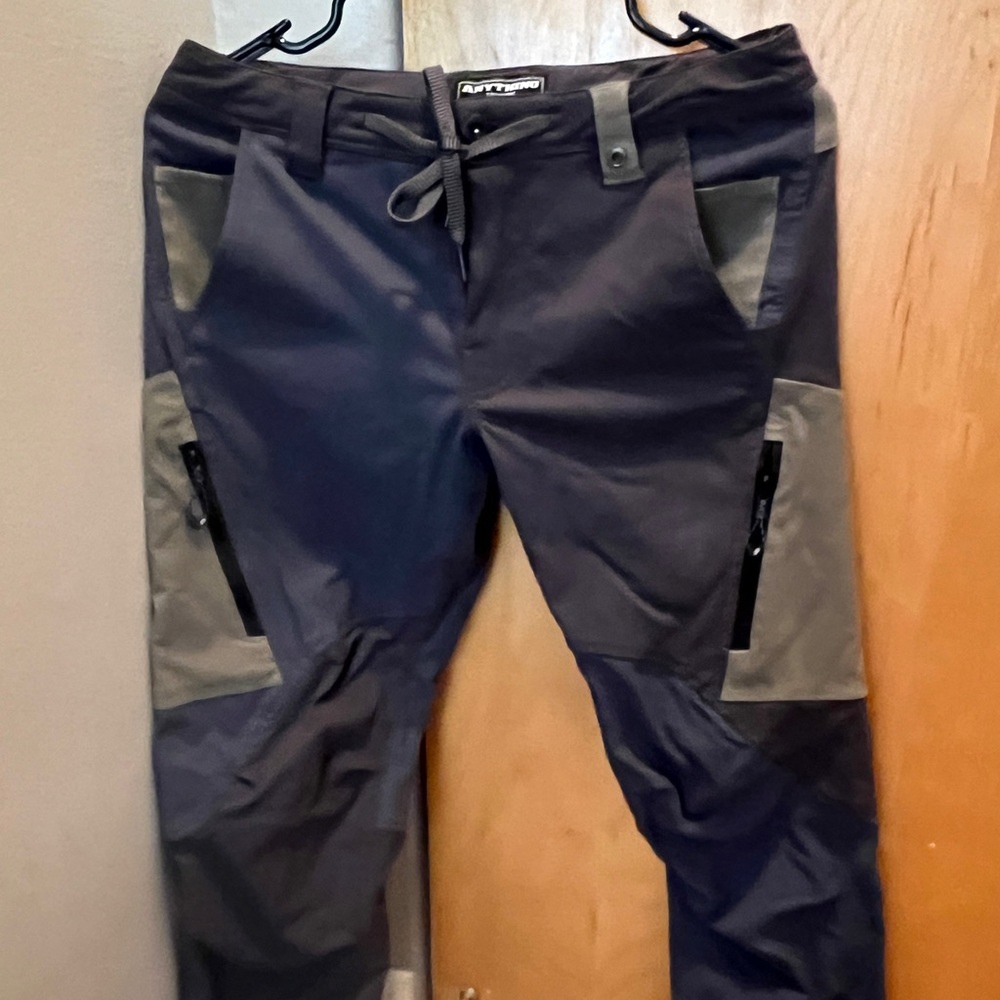 686 Anything Slim Fit Cargo Hiking Pants - Size 28 x 30 Men’s